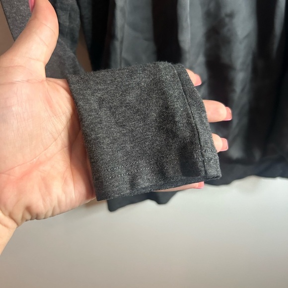 URTHEONE size S long sleeve gray blouse with silk front and flower accent - Picture 2 of 8